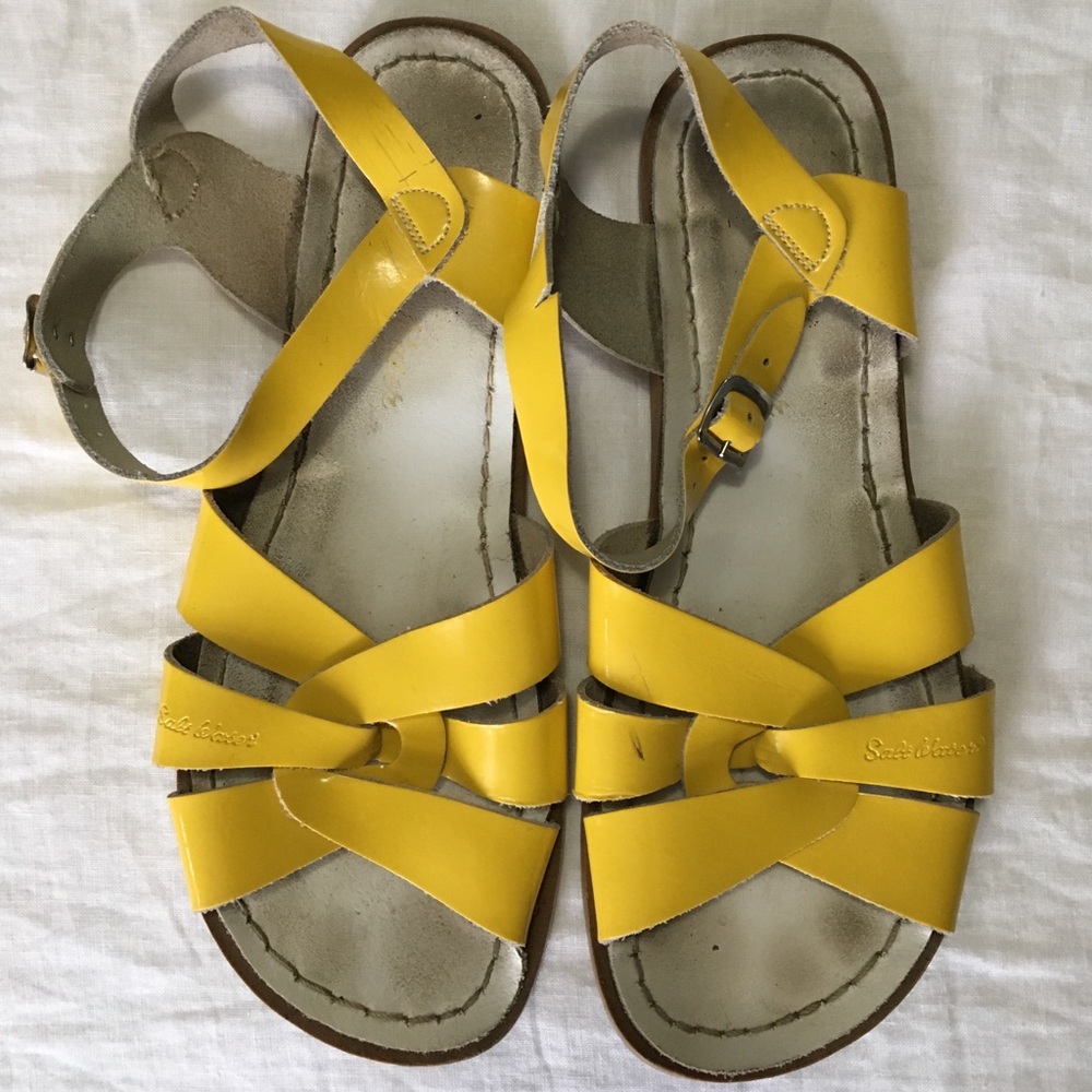 Yellow Saltwater sandals 8 fit like 10